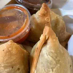 veggie samosas with mango chutney