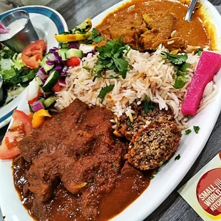 Lamb Curry on left, Rice n Chicken Curry right