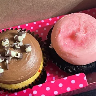 Pink Chocolate Cupcake &amp; Vanilla-n-Chocolate Cupcake