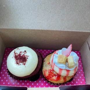 Red velvet and strawberry cheesecake cupcakes