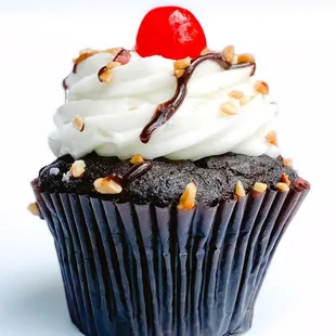 Sundae in cupcake form!!