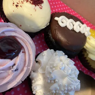 Red Velvet Cupcake, Chocolate Cream Cupcake, Lemon Drop Cupcake, Strawberry Cupcake, Wedding Cake Cupcake