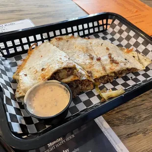 Cheeseburger quesadilla