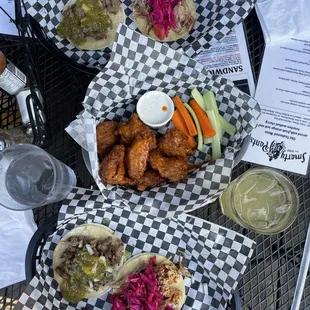 happy hour street tacos and wings