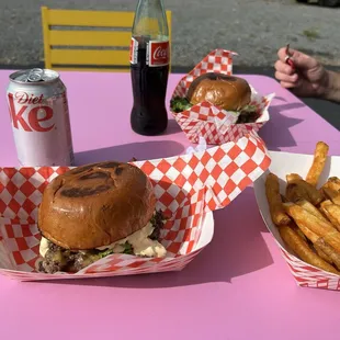 Highly recommended one of the best Burgers in town ! That&apos;s my new go to Burger place, located in Bonita rd !