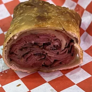 Pastrami egg roll