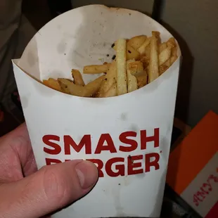 &quot;LARGE SMASHFRIES&quot; RIPOFF!!! I assure you all, I hadn&apos;t eaten a single fry yet