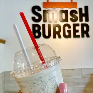 OREO COOKIES &amp; CREAM SHAKE