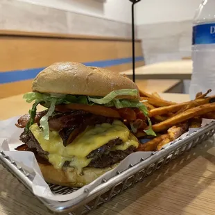 DOUBLE BACON SMASH BURGER