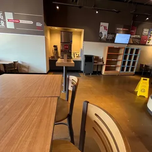 the inside of a fast food restaurant