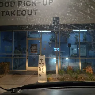 Sorry it was drizzling inside they have some tablets from where u choose they ha variety of different food