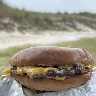 a cheeseburger