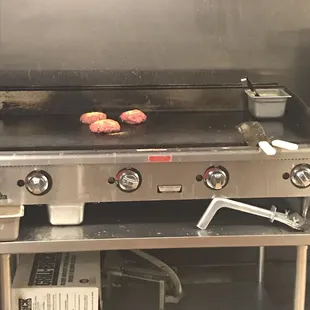 Fat burgers on da grill