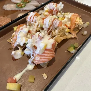 Towering Sashimi Poke (4 pcs)