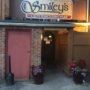 Quaint place. Friendly staff.  Good music!