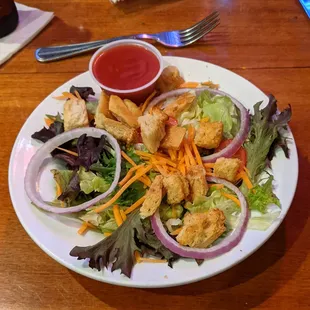 Side salad with French dressing
