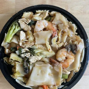 Pad Kee Mao with shrimp and chicken