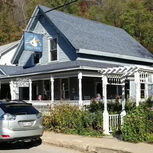 A most spectacular bakery. Bring cash or check because they say they won't be taking credit cards until they catch on....