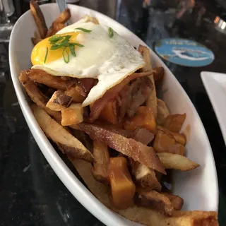 Breakfast Poutine