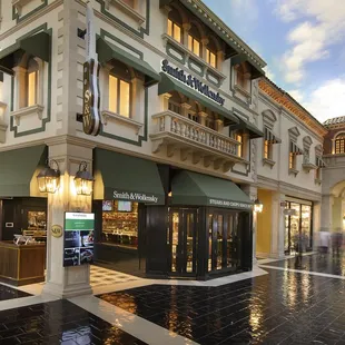 Exterior Bar &amp; Lounge