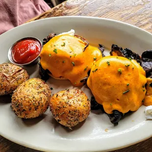 Eggs Benedict w/ Mushroom