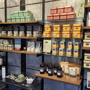 Retail tea area with many loose leaf options