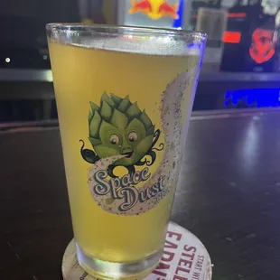 Stopping by the oldest bar in Oahu, got here before the rush.