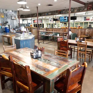 sushi and sashimi, interior