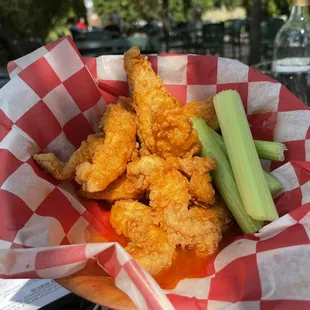 Wow!! The Boneless Chichén wings are to die for.