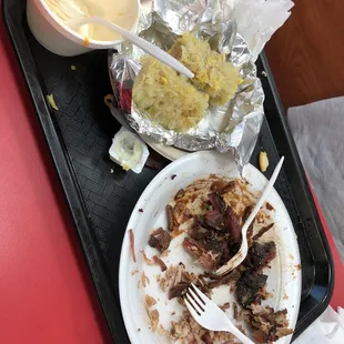 Lamb, pulled pork, 2 Piece Corn on the Cob, and Mac &amp; cheese