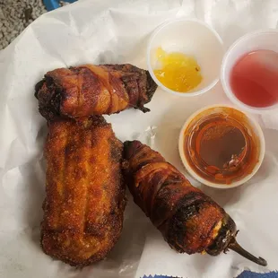 Brisket eggroll, Jalapeño poppers