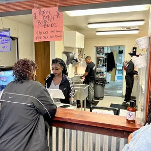 ows customers at the counter