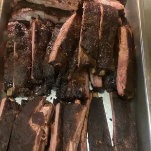 a tray of ribs