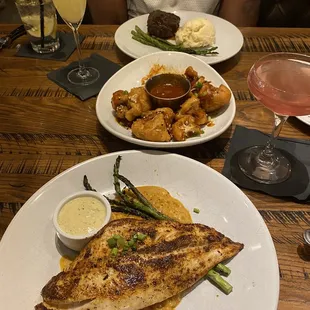 Blackened Redfish, Fried Cauliflower &amp; 8oz Peppercorn Steak  Drinks: Gloria &amp; Lilac Wine