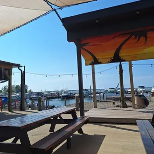 Outdoor seating at SMOKE ON the water