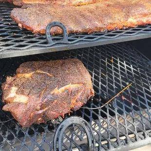 Spare ribs &amp; pork shoulder