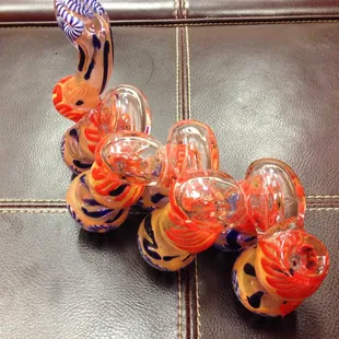 Breathtaking bubbler (no pun intended). Has 6 water chambers and extremely thick glass.