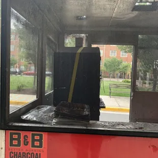 Food truck smoker. Arlington, VA. @apartments. Smelled amazing. Popular 1 hour wait (online order). Must arrive early next time to order.