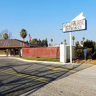 Welcome to Smoke Tree RV Park!