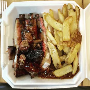 Ribs &amp; Burnt Ends with Fries