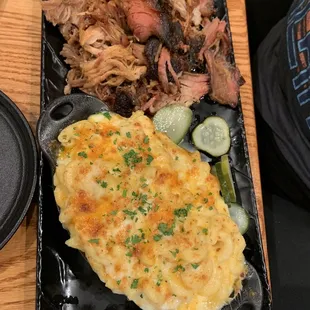 Pulled pork with Mac and cheese