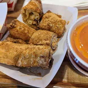 Mac n Cheese Rolls