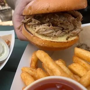 Pulled pork sandwich