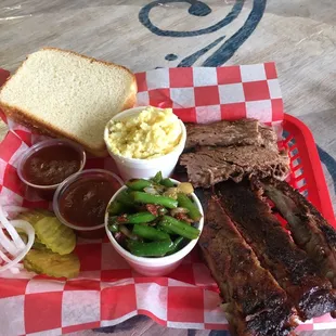 "Duo" with brisket and pork ribs + two sides
