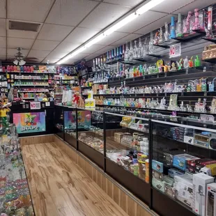 How to clean smells good friendly staff smoke shop