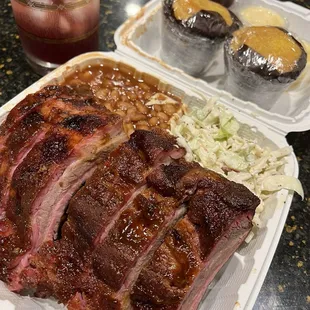 Superbly delicious ribs and fixings! ‍