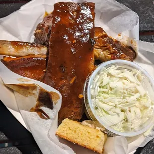 ribs and coleslaw