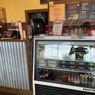 Order pickup counter