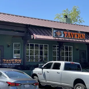 5.13.23 Smokey Oaks Tavern