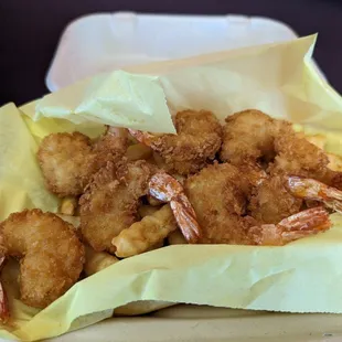 Eat the shrimp immediately! That&apos;s not to say they&apos;re not good, when not fresh. (They are!) But they&apos;re SPECTACULAR fresh from the fryer.